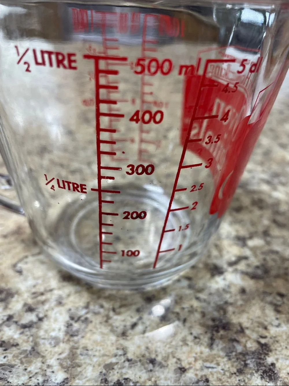 Anchor Hocking Oven Originals 498 RED Lettering 2 Cup Clear Glass Measuring Cup.